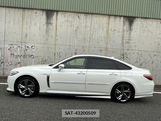 Toyota CROWN SEDAN 2018-07 8870711-11