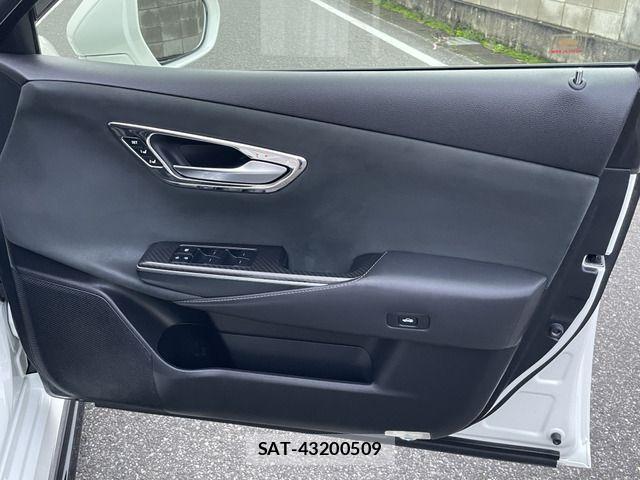 Toyota CROWN SEDAN 2018-07 8870711-16
