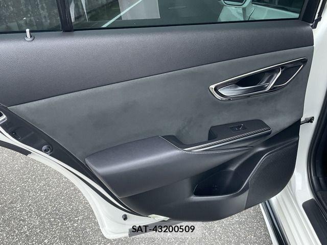 Toyota CROWN SEDAN 2018-07 8870711-19
