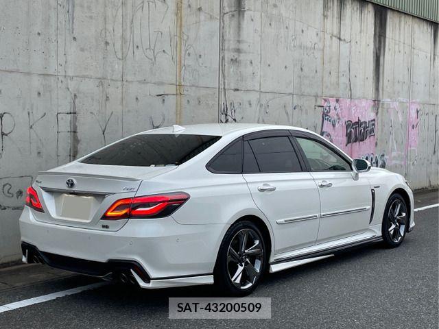 Toyota CROWN SEDAN 2018-07 8870711-3