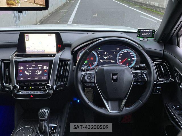 Toyota CROWN SEDAN 2018-07 8870711-7