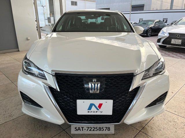 Toyota CROWN SEDAN 2017-01 8870713-13