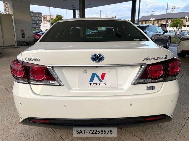 Toyota CROWN SEDAN 2017-01 8870713-14