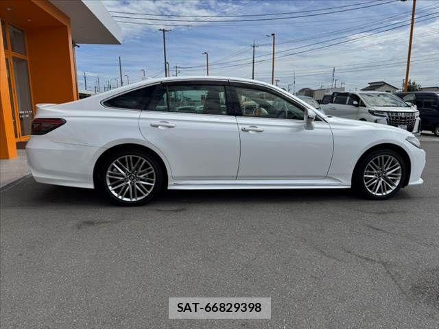 Toyota CROWN SEDAN 2022-03 8879258-10