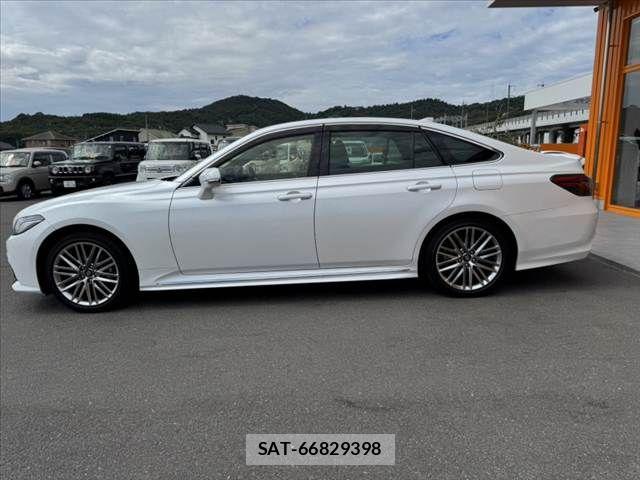 Toyota CROWN SEDAN 2022-03 8879258-11