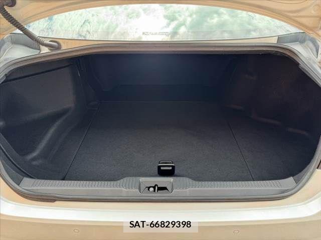 Toyota CROWN SEDAN 2022-03 8879258-19