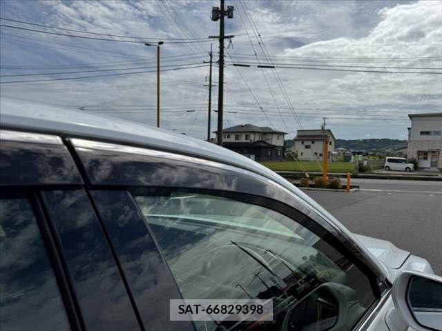 Toyota CROWN SEDAN 2022-03 8879258-28