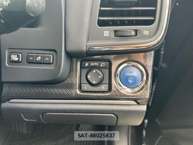 Toyota CROWN SEDAN 2015-11 8879279-12
