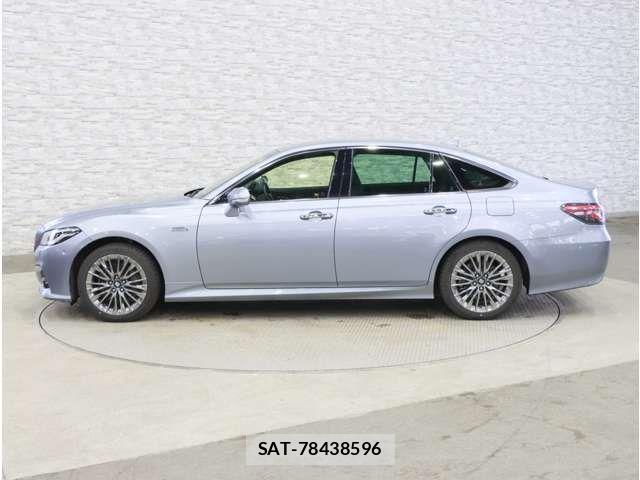 Toyota CROWN SEDAN 2018-08 8879259-12