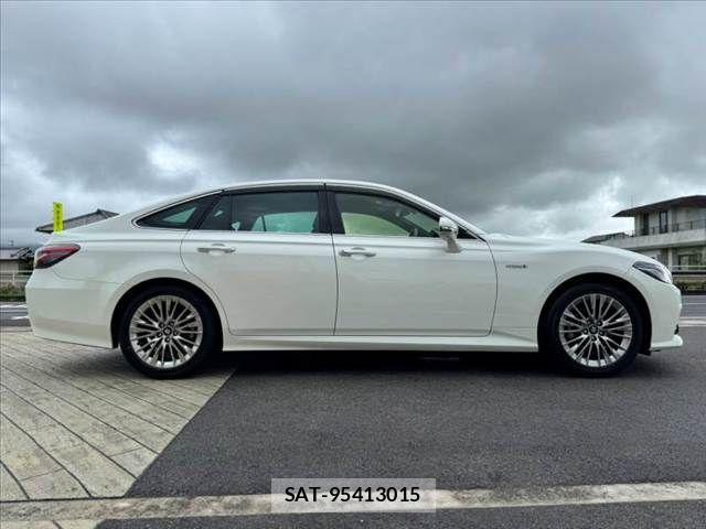 Toyota CROWN SEDAN 2020-04 8879261-11