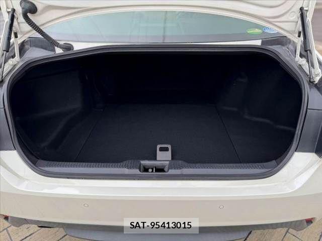 Toyota CROWN SEDAN 2020-04 8879261-19