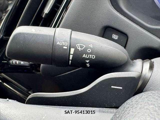 Toyota CROWN SEDAN 2020-04 8879261-21