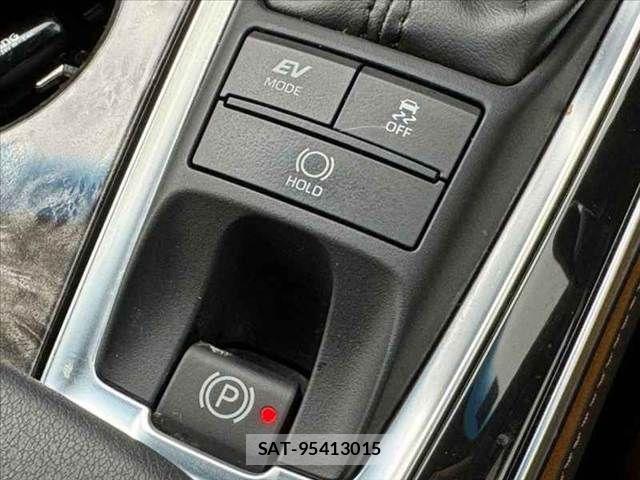 Toyota CROWN SEDAN 2020-04 8879261-25