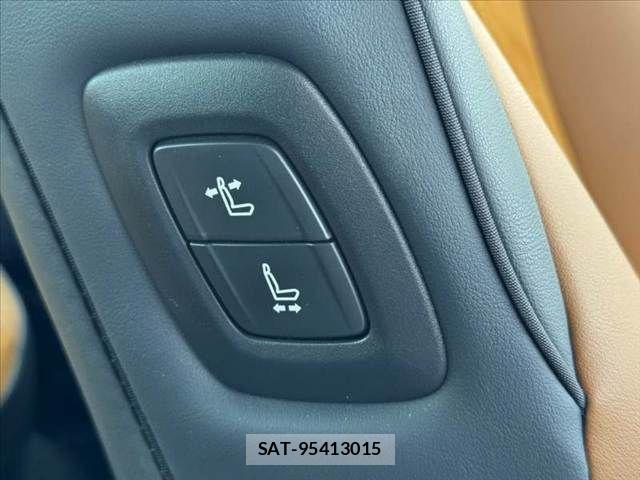 Toyota CROWN SEDAN 2020-04 8879261-27