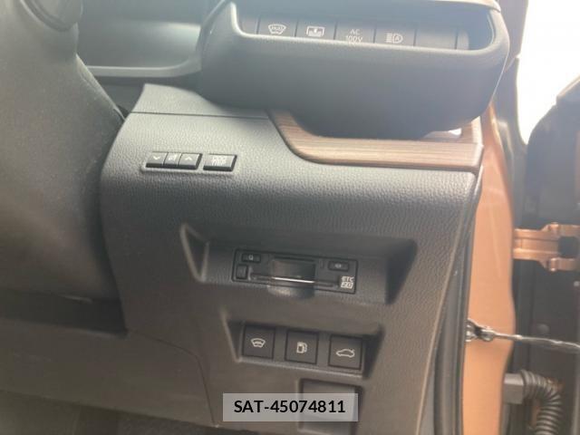 Toyota CROWN SEDAN 2024-11 8879251-17