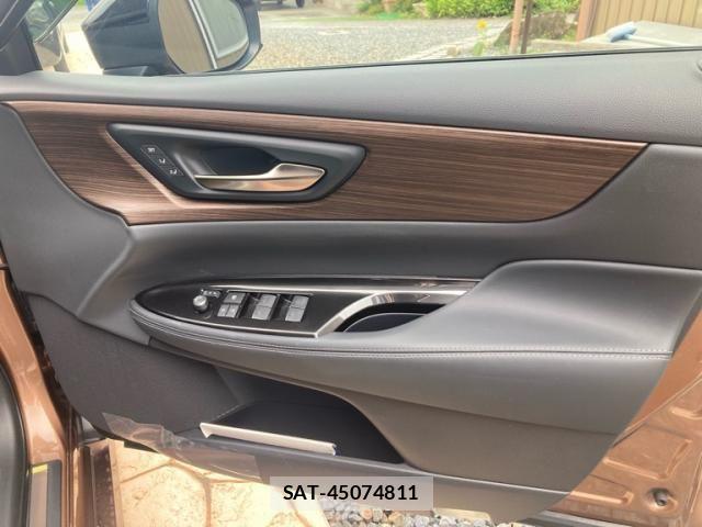 Toyota CROWN SEDAN 2024-11 8879251-22