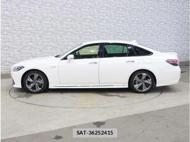 Toyota CROWN SEDAN 2018-11 8879266-12