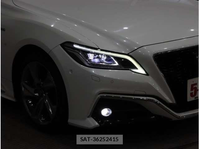 Toyota CROWN SEDAN 2018-11 8879266-15