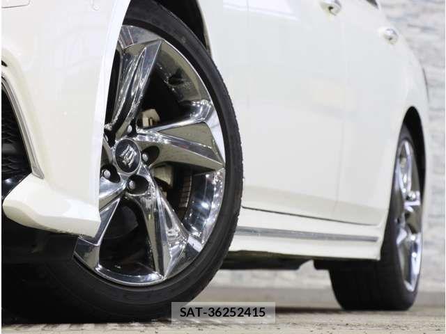 Toyota CROWN SEDAN 2018-11 8879266-19