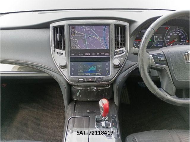 Toyota CROWN SEDAN 2013-10 8879270-11