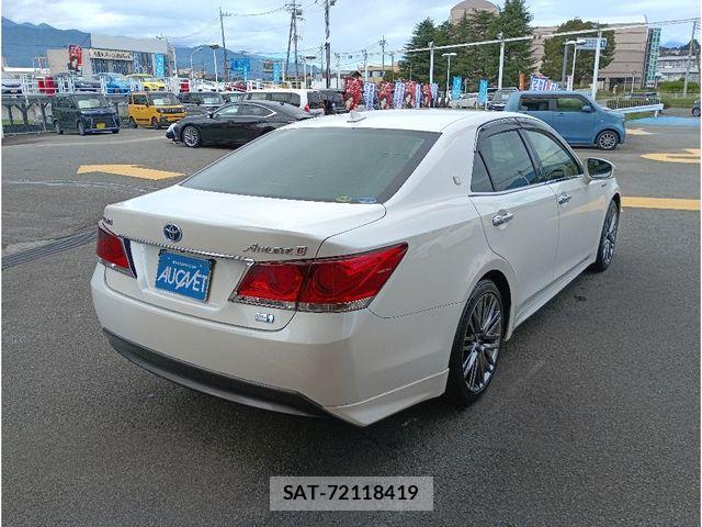 Toyota CROWN SEDAN 2013-10 8879270-1