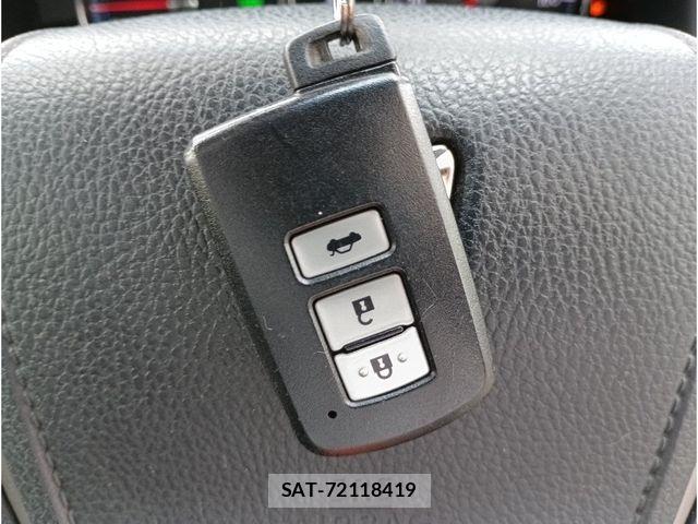 Toyota CROWN SEDAN 2013-10 8879270-24