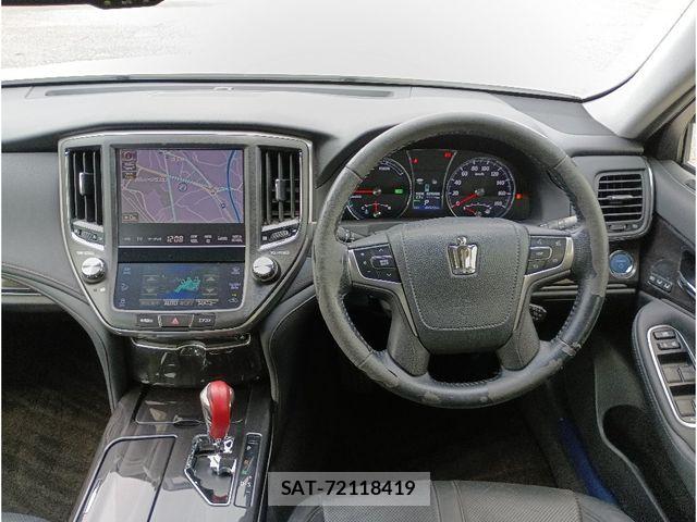 Toyota CROWN SEDAN 2013-10 8879270-2