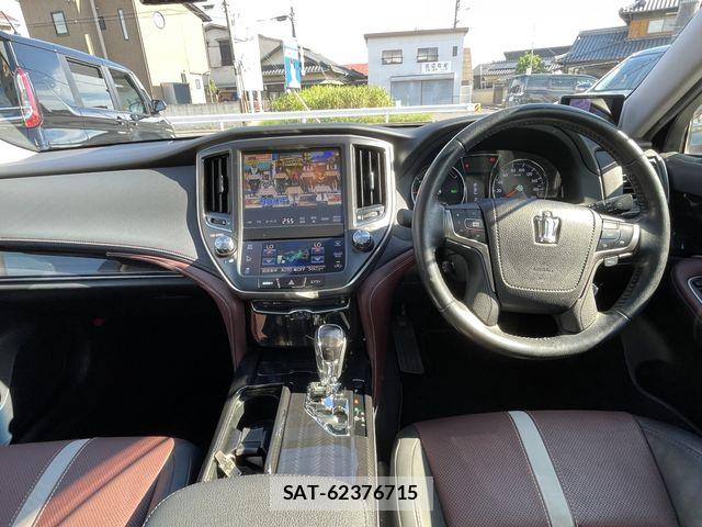 Toyota CROWN SEDAN 2015-06 8879262-2