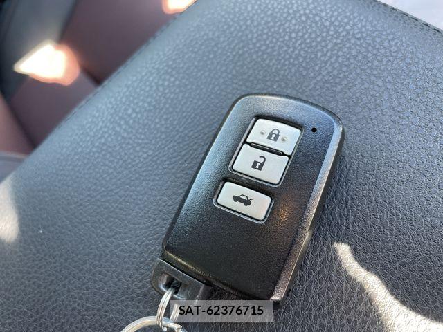 Toyota CROWN SEDAN 2015-06 8879262-29