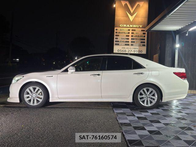 Toyota CROWN SEDAN 2013-06 8879276-12