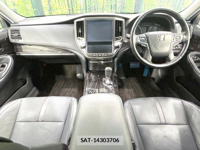 Toyota CROWN SEDAN 2016-02 8879268-1