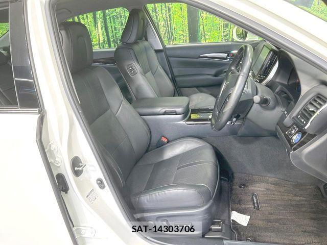 Toyota CROWN SEDAN 2016-02 8879268-7