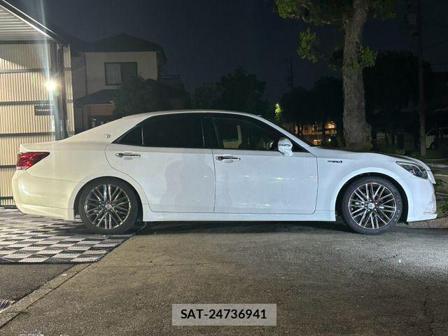 Toyota CROWN SEDAN 2014-05 8879275-11