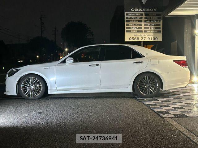 Toyota CROWN SEDAN 2014-05 8879275-12