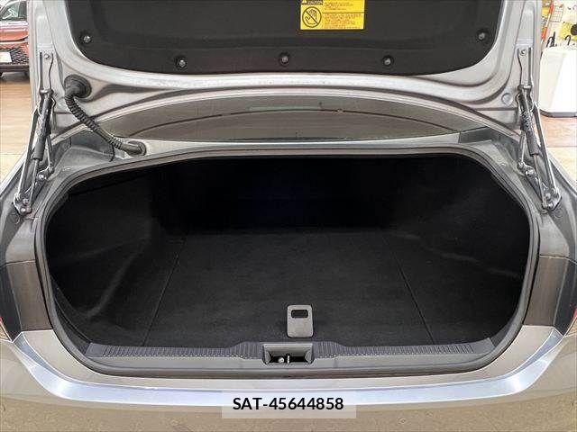 Toyota CROWN SEDAN 2018-09 8879260-9