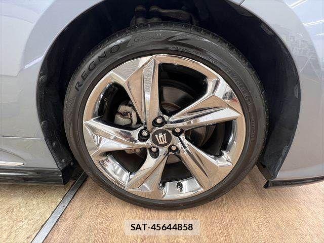 Toyota CROWN SEDAN 2018-09 8879260-13