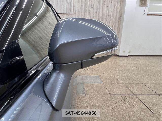 Toyota CROWN SEDAN 2018-09 8879260-25
