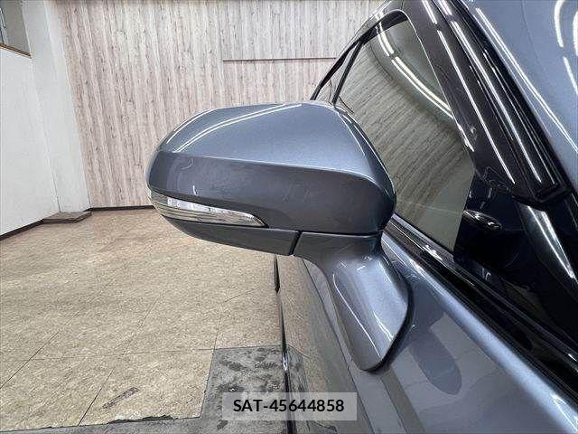 Toyota CROWN SEDAN 2018-09 8879260-26
