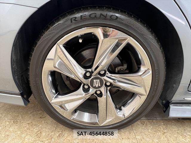 Toyota CROWN SEDAN 2018-09 8879260-27