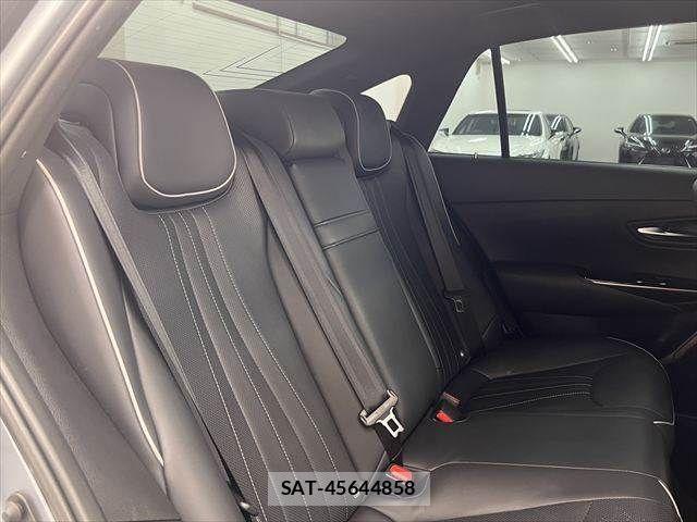 Toyota CROWN SEDAN 2018-09 8879260-8