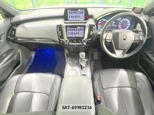 Toyota CROWN SEDAN 2018-07 8883466-1