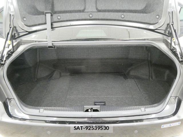 Toyota CROWN SEDAN 2013-04 8883468-9