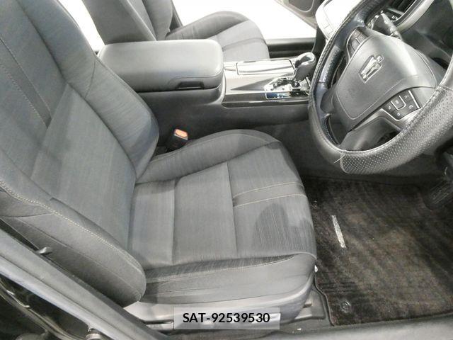 Toyota CROWN SEDAN 2013-04 8883468-12