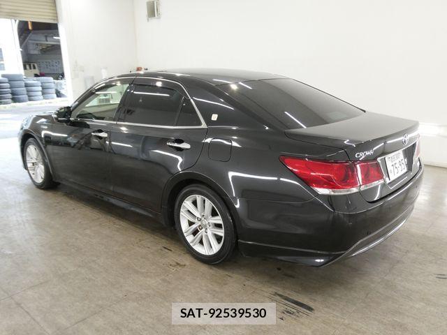 Toyota CROWN SEDAN 2013-04 8883468-1