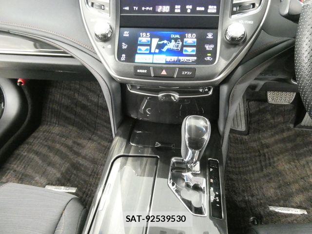 Toyota CROWN SEDAN 2013-04 8883468-25