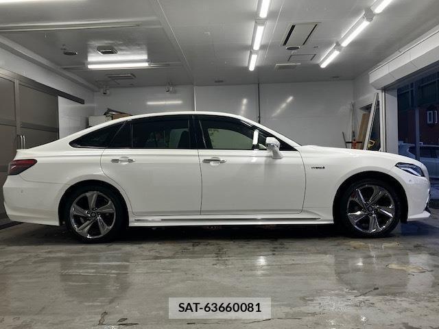 Toyota CROWN SEDAN 2018-11 608307-16