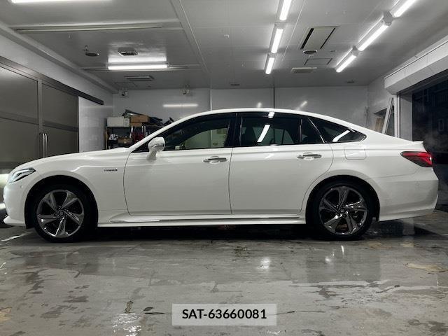 Toyota CROWN SEDAN 2018-11 608307-17