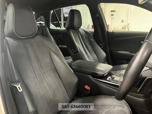 Toyota CROWN SEDAN 2018-11 608307-19