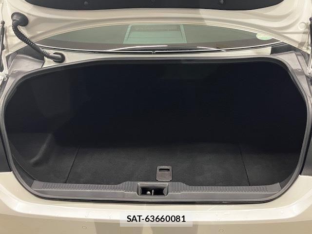 Toyota CROWN SEDAN 2018-11 608307-28