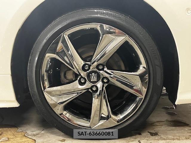 Toyota CROWN SEDAN 2018-11 608307-8